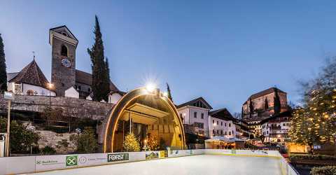 open air ice skating rink in Scena